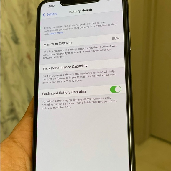 iPhone 11 Pro Max ready to use with any carrier - Picture 3 of 4